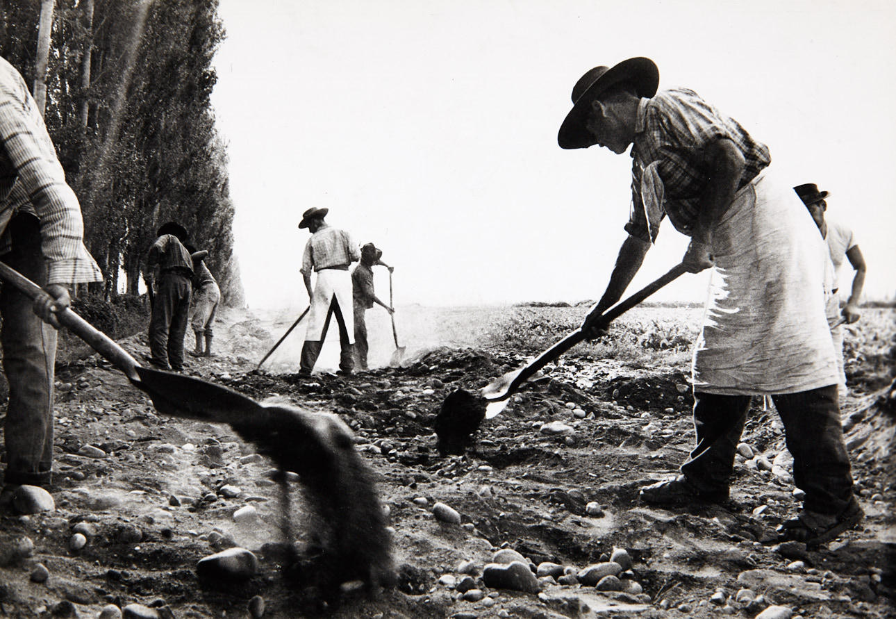 ** SERGIO LARRAIN (1931–2012) Farmers, Chile 1964