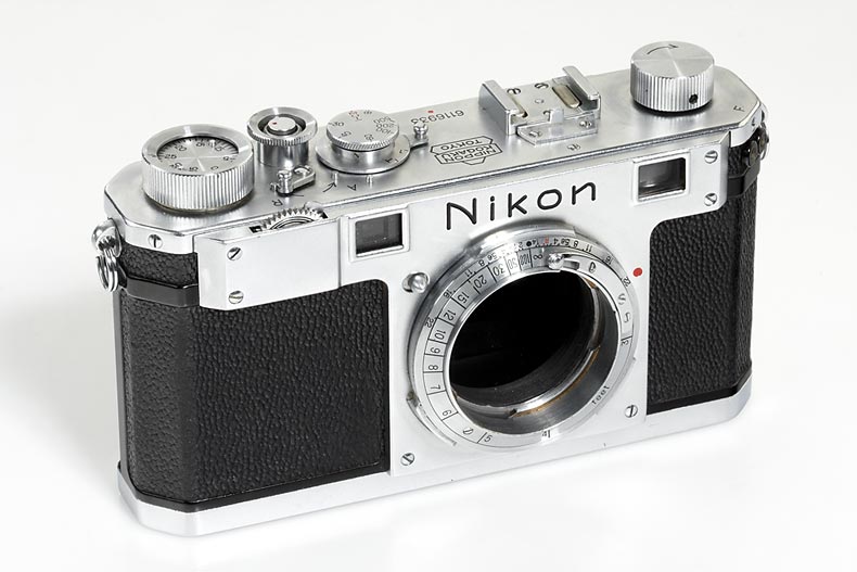 Nikon  S