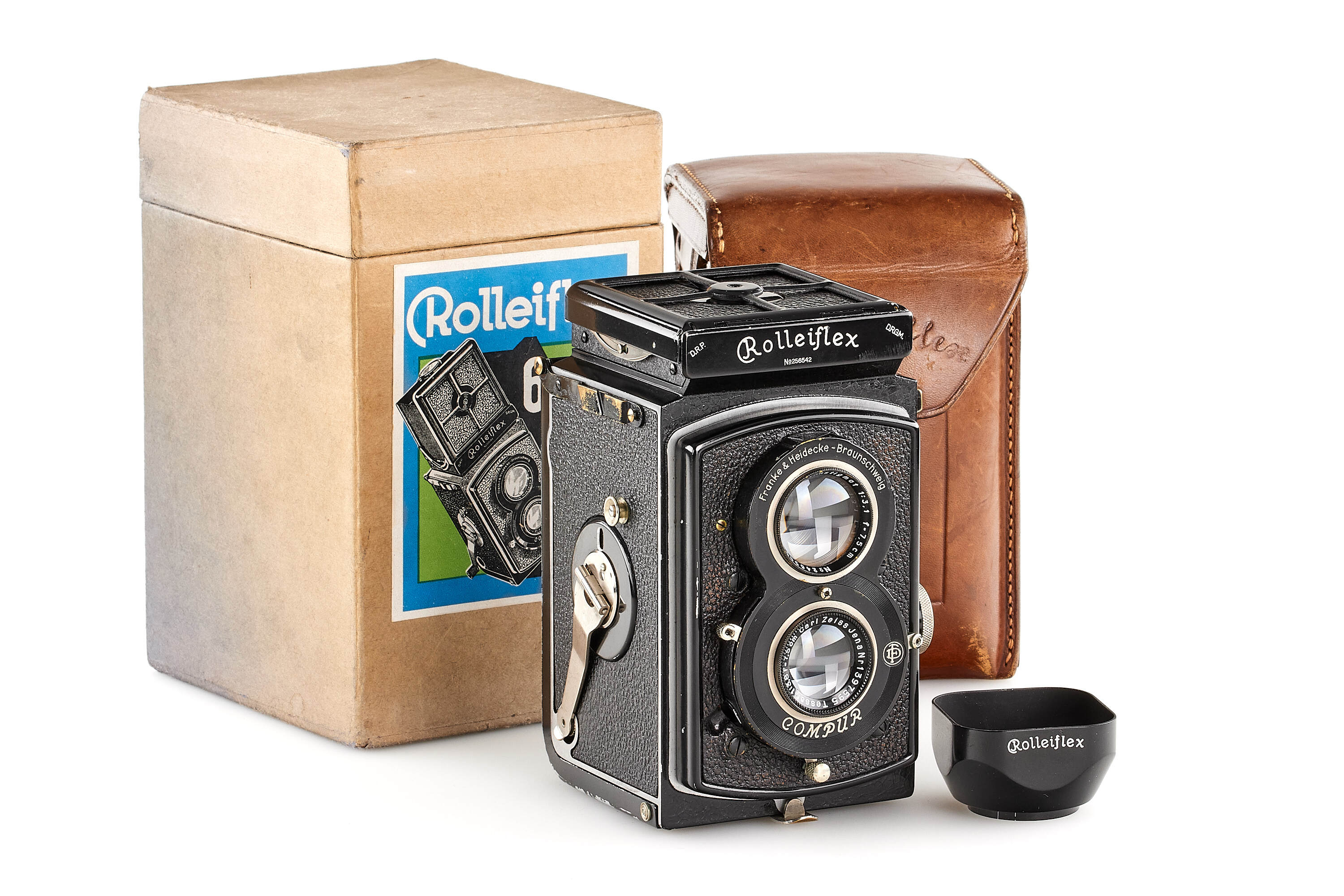 Rolleiflex Standard with Tessar 3.8/7.5cm Rolleiflex Standard with Tessar 3.8/7.5cm