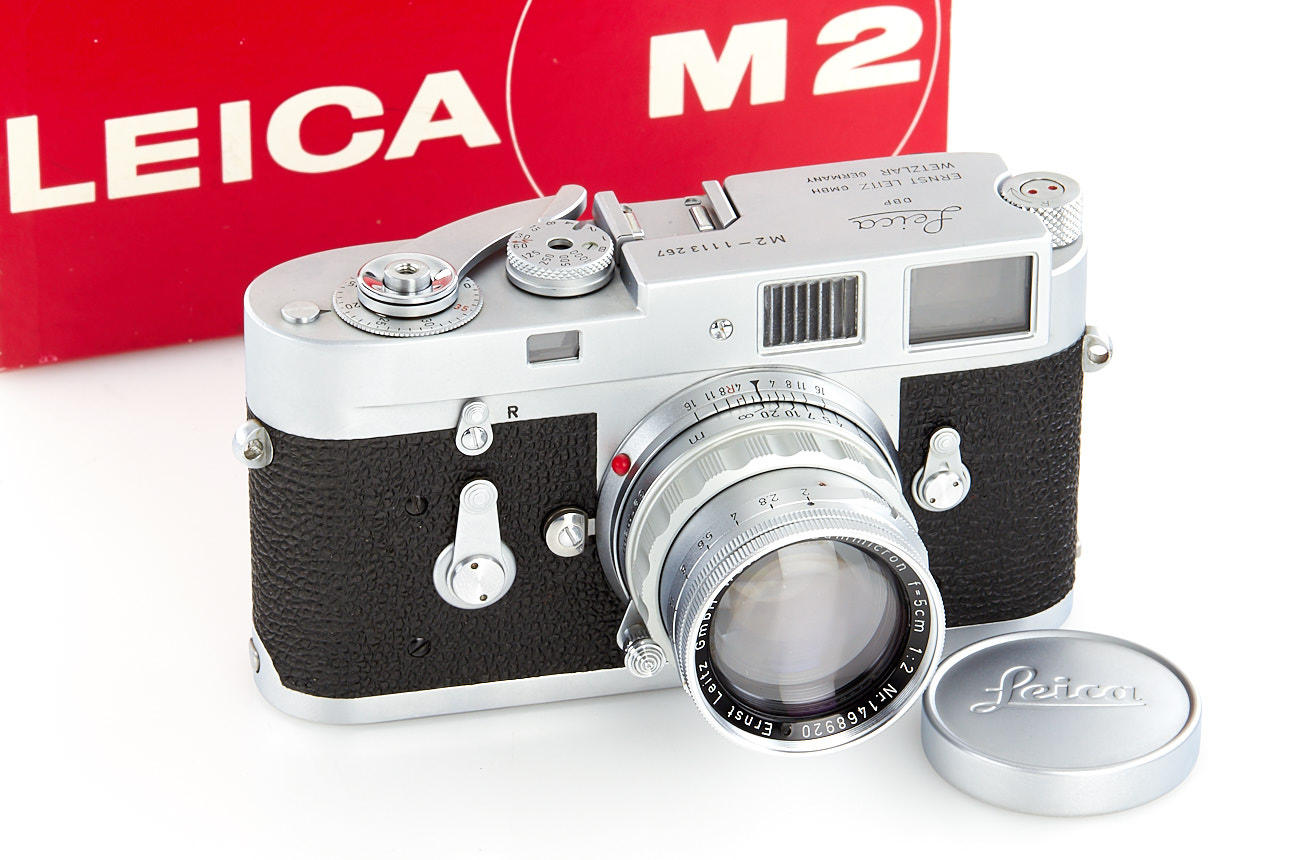 Leica M2 chrome + Summicron 2/5mm *
