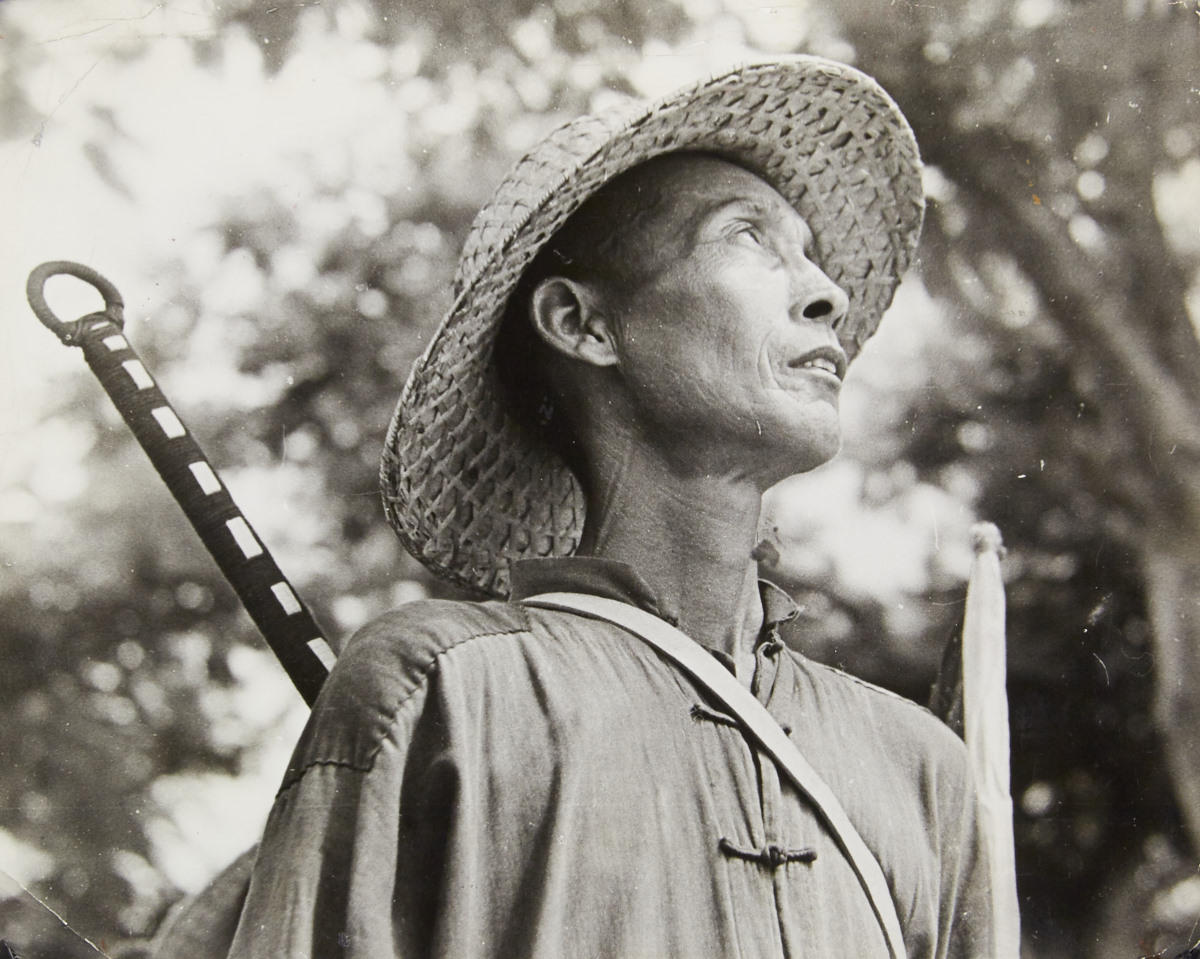 ROBERT CAPA (1913–1954) Chinesischer Bauer / Chinese peasant, 1939 * ROBERT CAPA (1913–1954) Chinesischer Bauer / Chinese peasant, 1939 *