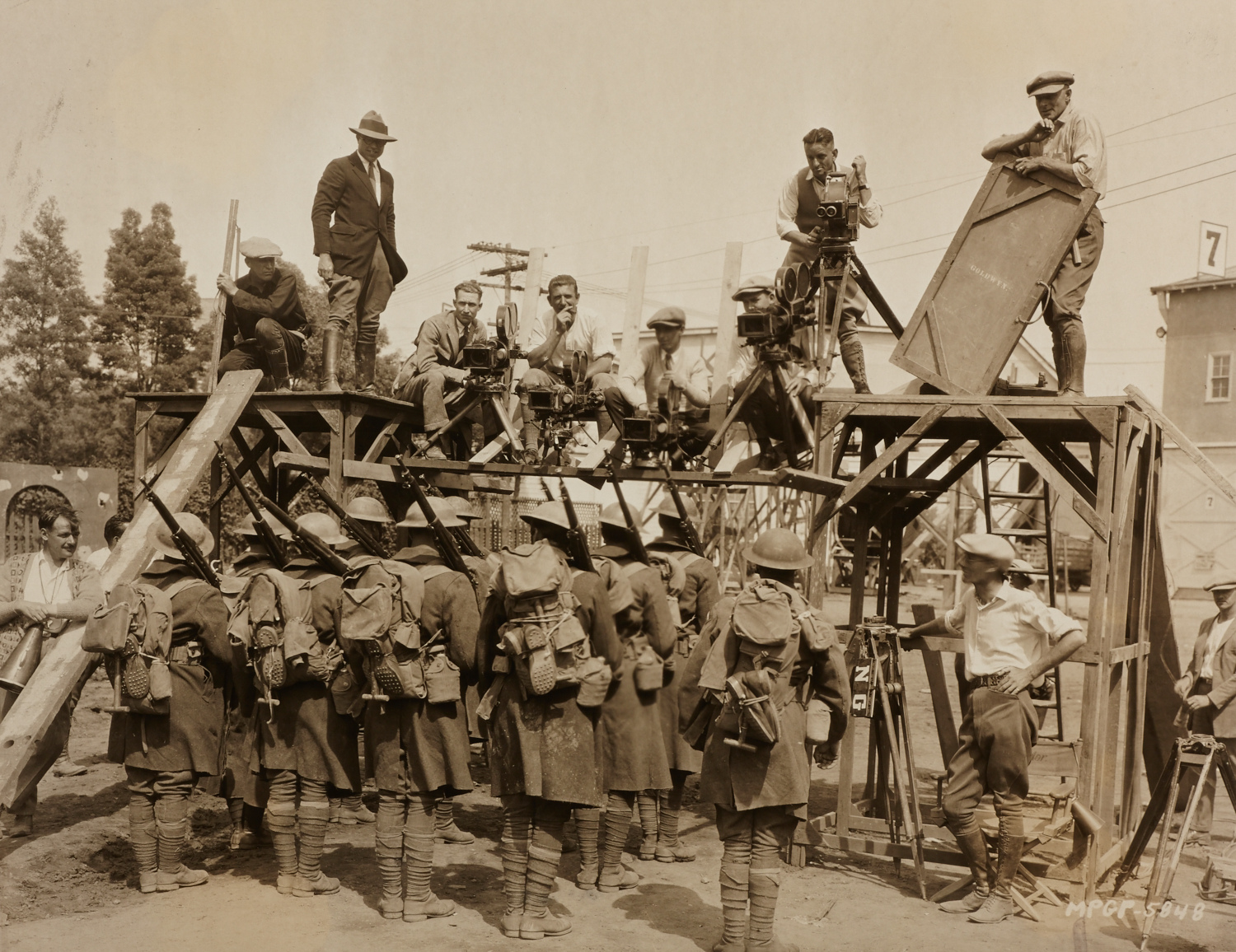 HOLLYWOOD FILM SET PHOTOGRAPHERS Film directors on set, 1920s and 1930s HOLLYWOOD FILM SET PHOTOGRAPHERS Film directors on set, 1920s and 1930s