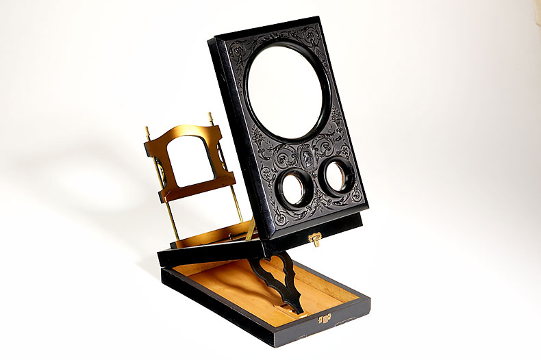 Carved black Graphoscope