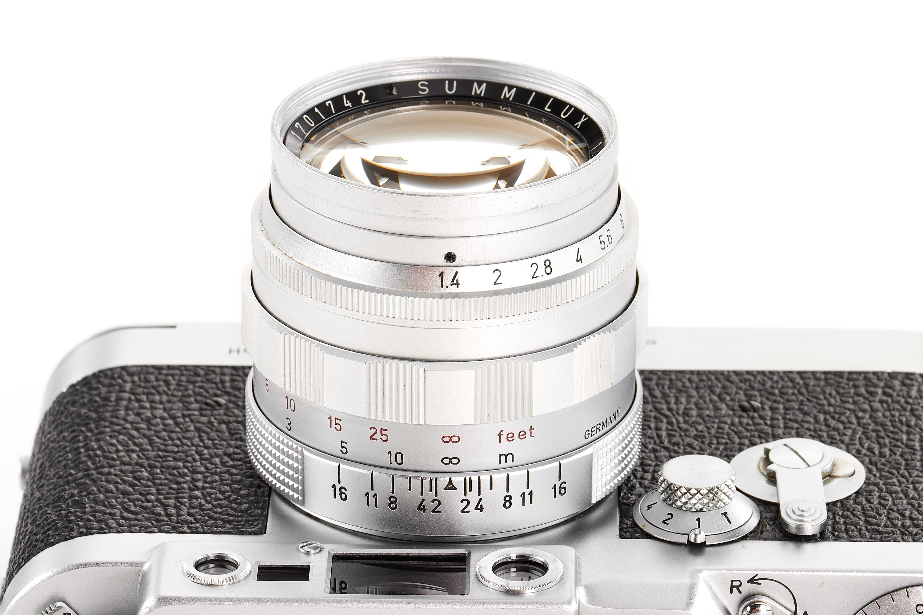 Leica IIIg with Summilux 1.4/50mm and Leicavit *