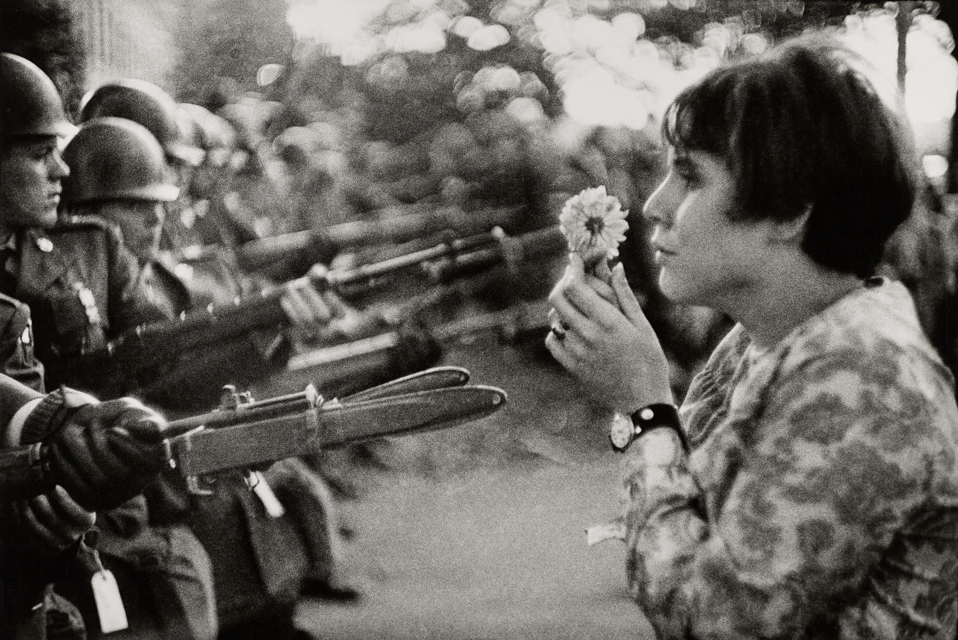 MARC RIBOUD (1923–2016) Anti-Vietnam-Demo, Washington D.C. 1967 * MARC RIBOUD (1923–2016) Anti-Vietnam-Demo, Washington D.C. 1967 *