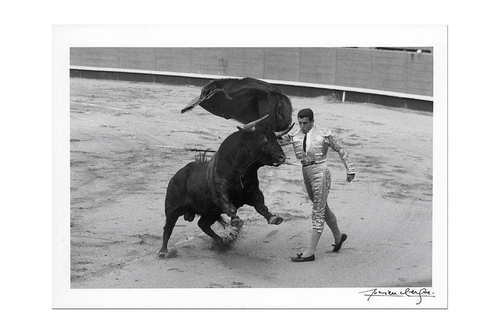 Lucien Clergue (*1934), "Antonio Ordonez in San Sebastian"