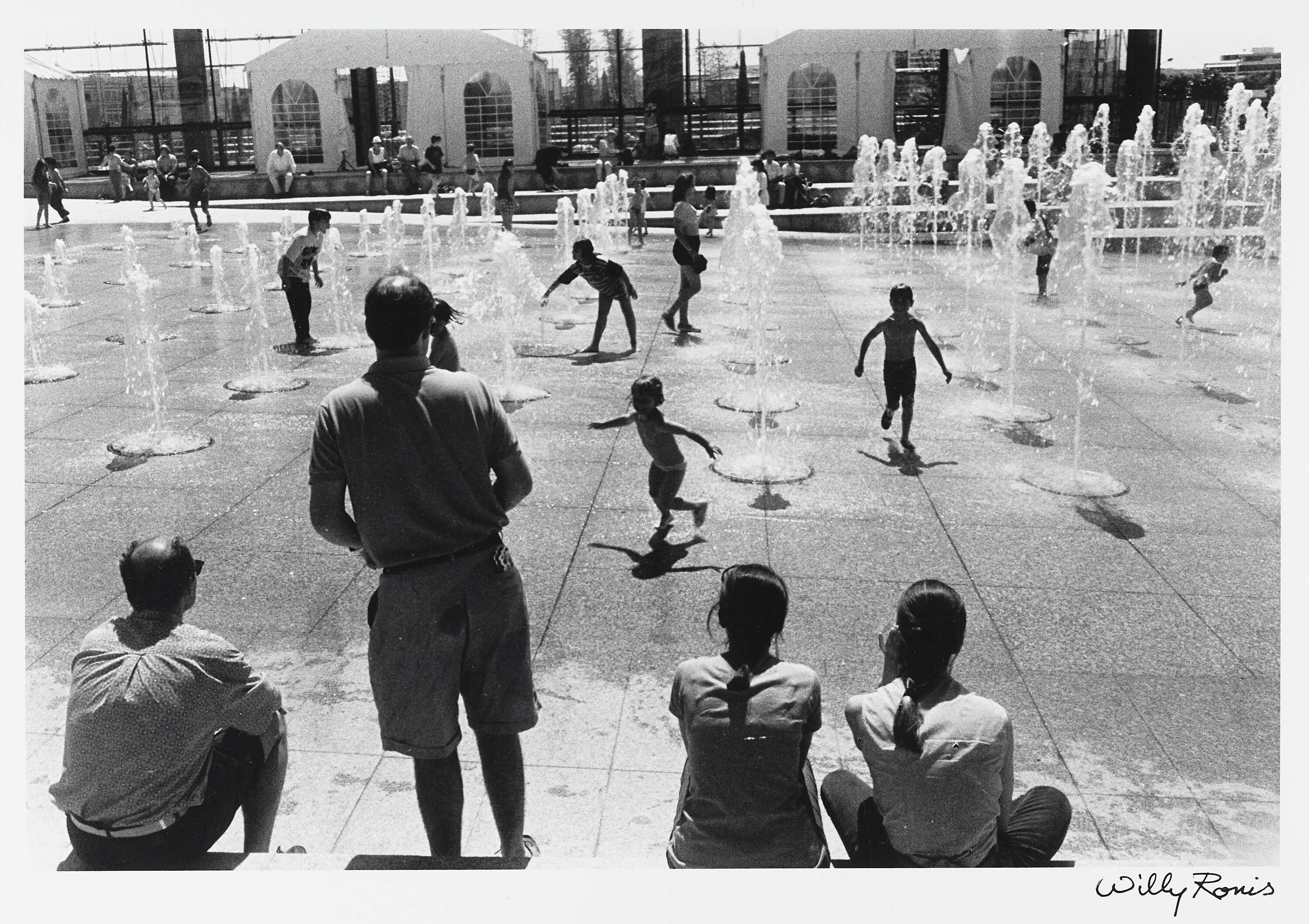 WILLY RONIS (1910–2009) - Parc André Citroën, France 1994