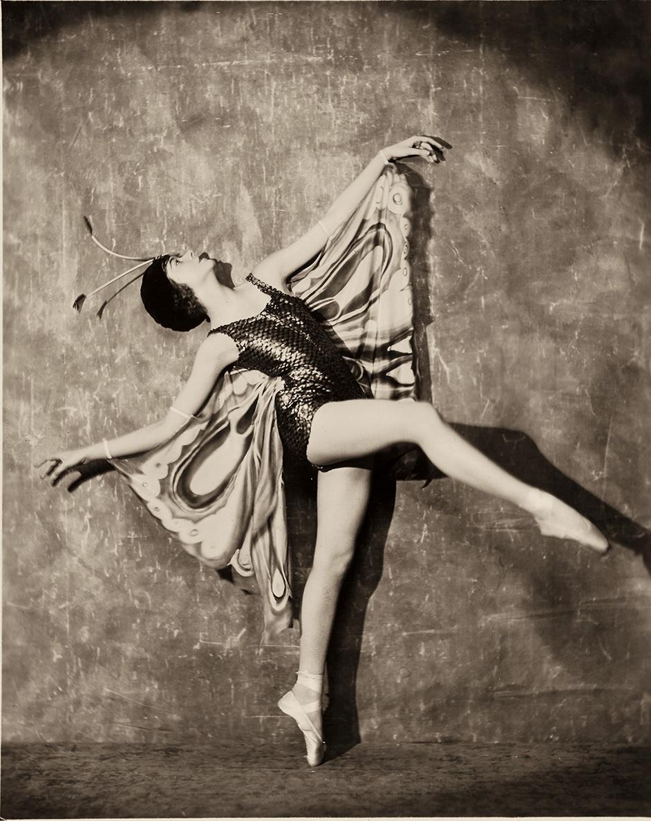 NICKOLAS MURAY (1892–1965) The dancer Helene Denizon, USA 1920s
