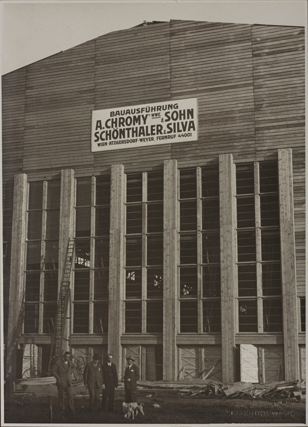 VERLAG R. LECHNER Bau der / Construction of the ‘Sängerhalle’, Vienna 1928