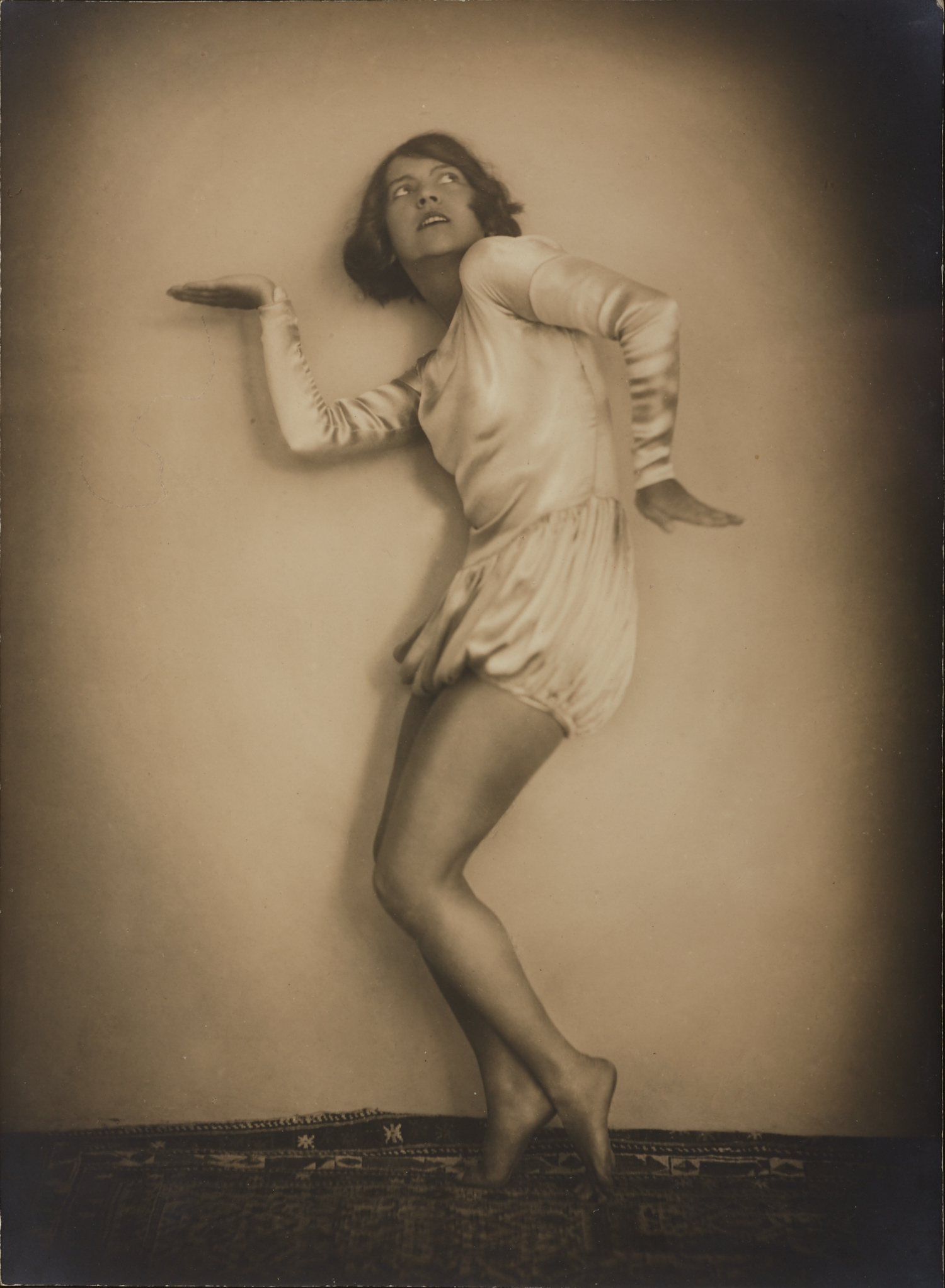 KA-FA STUDIO Bertl Komauer, Vienna c. 1924 KA-FA STUDIO Bertl Komauer, Vienna c. 1924