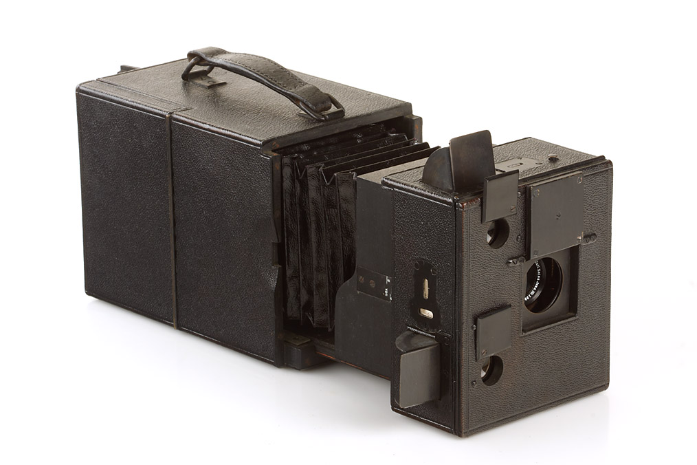 Newman & Guardia Universal Special Pattern B Camera