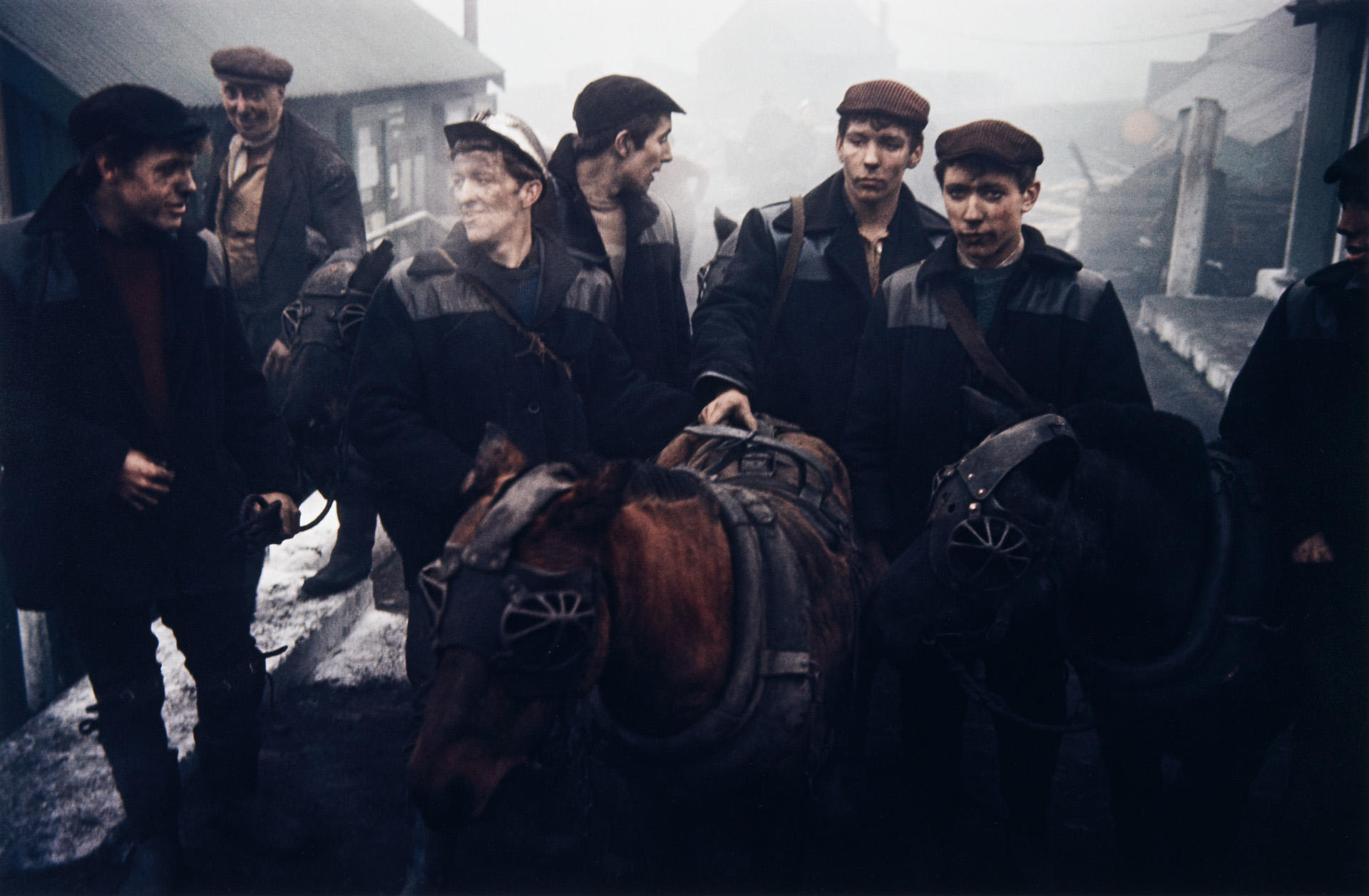 JOHN BULMER (* 1938) Miners in Waldridge, County Durham 1964 JOHN BULMER (* 1938) Miners in Waldridge, County Durham 1964