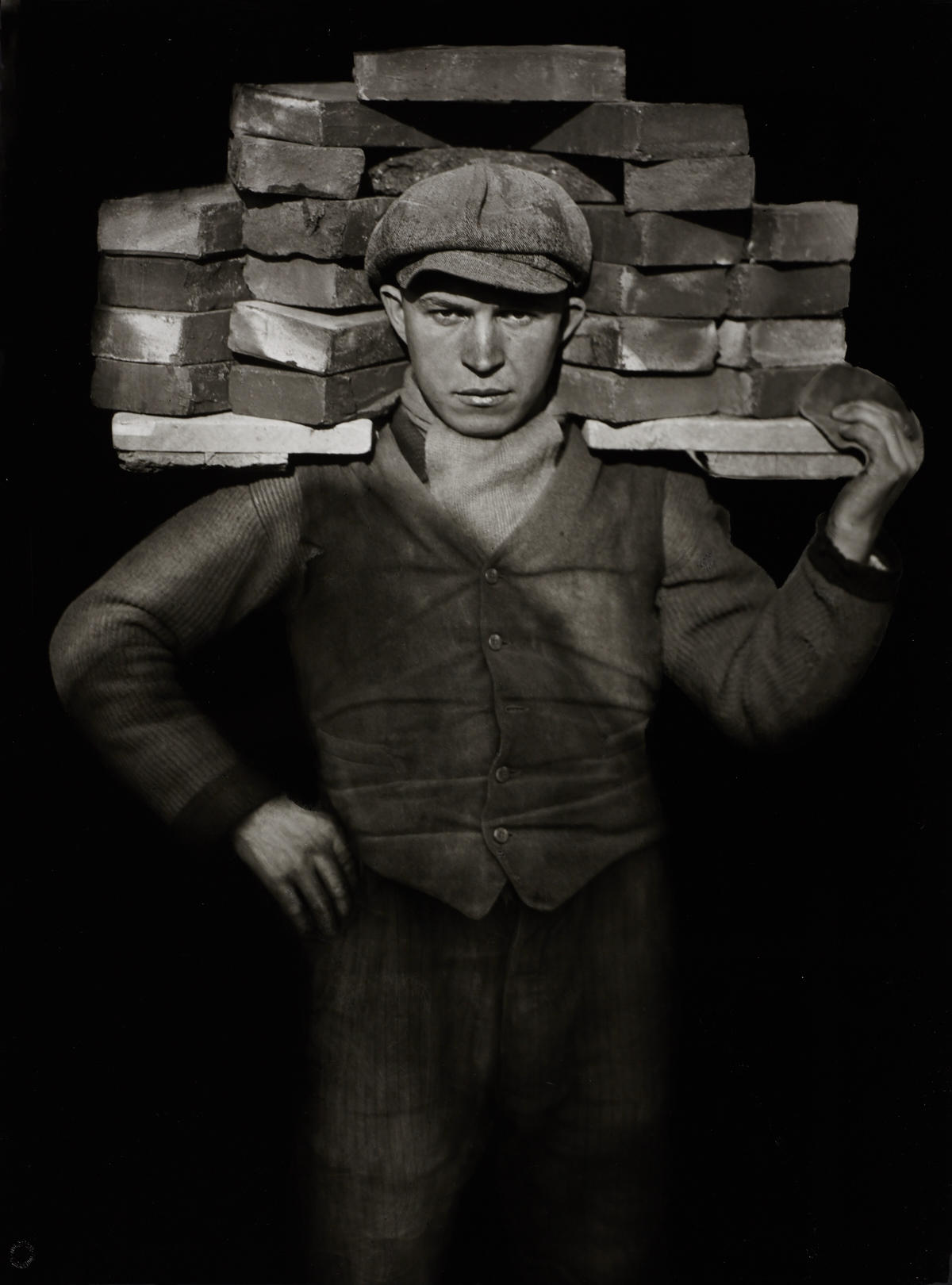 AUGUST SANDER (1876–1964) Handlanger (Bricklayer), Cologne c. 1928 AUGUST SANDER (1876–1964) Handlanger (Bricklayer), Cologne c. 1928