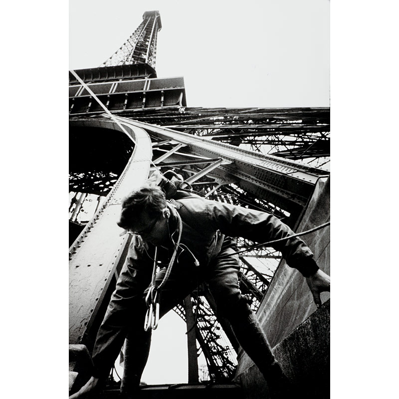 Marc Riboud (* 1923), Worker on the Eiffel Tower