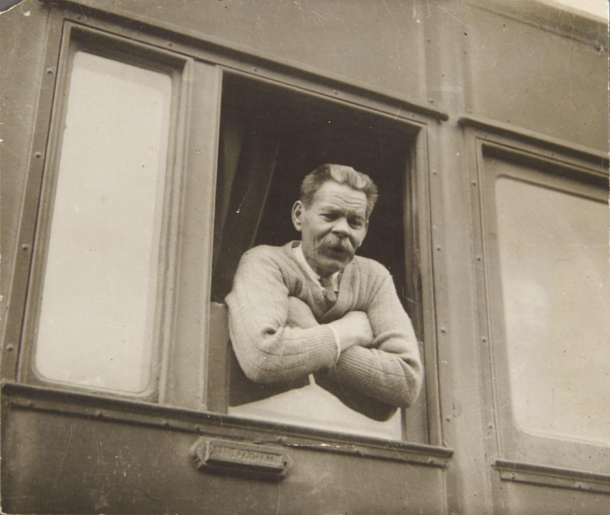 MAX ALPERT (1899–1980) Die Ankunft von Maxim Gorki aus Italien / The arrival of Maxim Gorky from Italy, USSR 1928 MAX ALPERT (1899–1980) Die Ankunft von Maxim Gorki aus Italien / The arrival of Maxim Gorky from Italy, USSR 1928