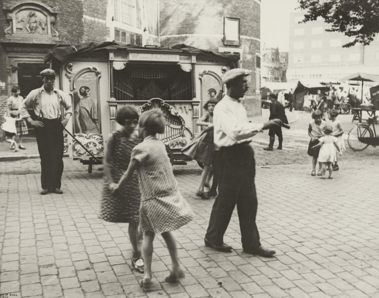 ILSE BING (1899–1998) Amsterdam, 1933