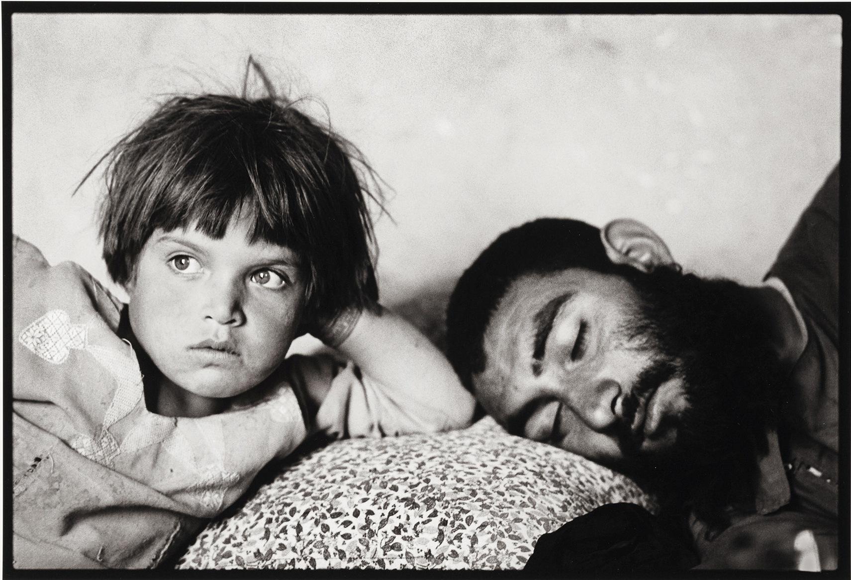 JOSEF POLLEROSS (* 1963) Refugee camp near Luetta, Mauli Sab's daughter, Pakistan 1988