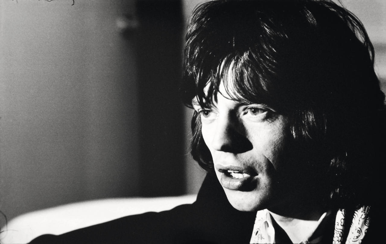 TONY FRANK (* 1945) Mick Jagger at Hôtel George-V, Paris 1966