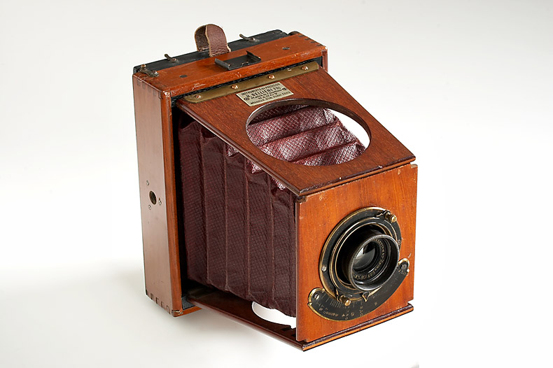 Bellieni  Folding Strut Camera