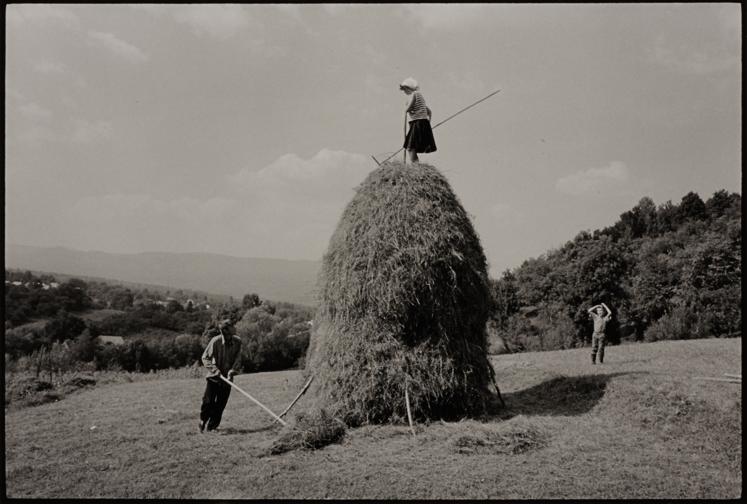 DAVIN ELLICSON (* 1978) Romania, 2002 DAVIN ELLICSON (* 1978) Romania, 2002