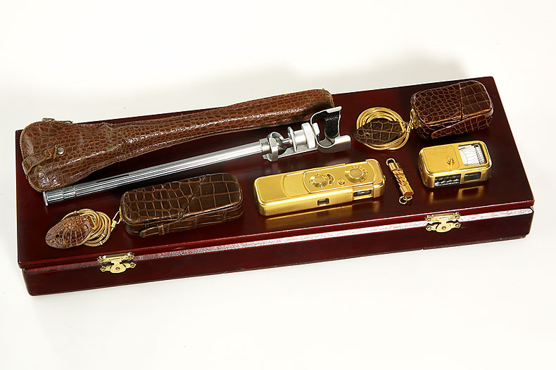 Minox  A (IIIs) Gold outfit