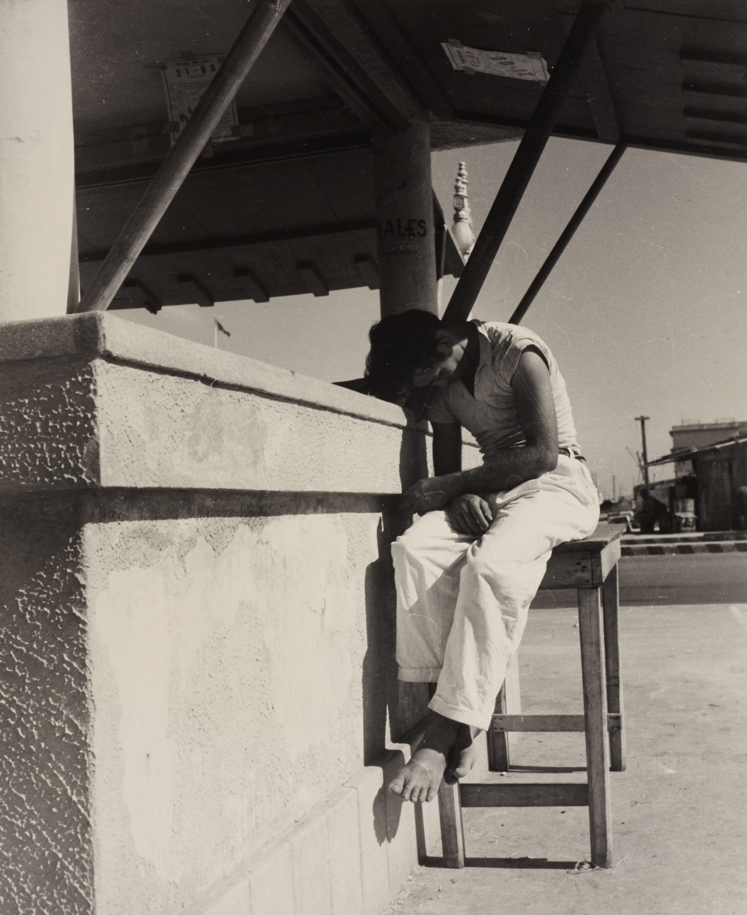 LOLA ÁLVAREZ BRAVO (1907–1993) ‘El reposo’ (The rest), 1945