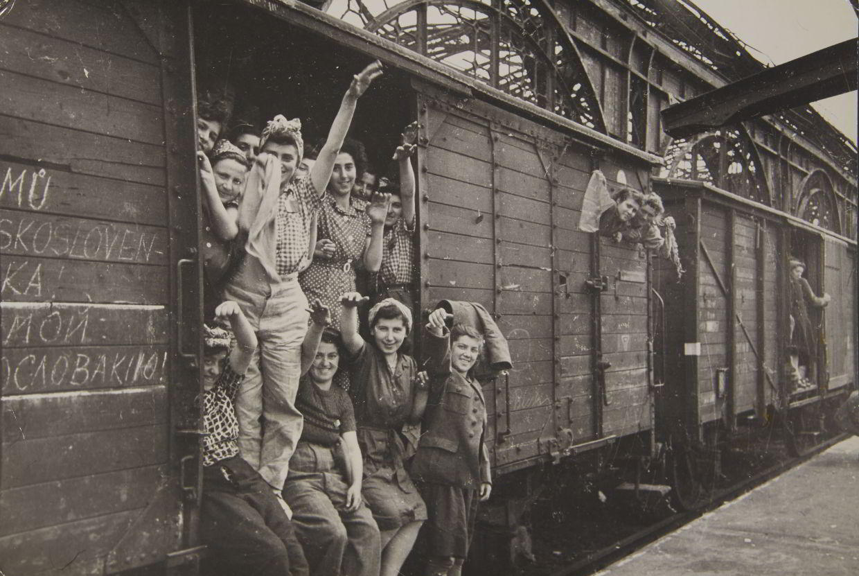GEORGI KHOMZOR (1914–1990) Hauptbahnhof / Main Railway Station, Dresden May 2nd 1945 GEORGI KHOMZOR (1914–1990) Hauptbahnhof / Main Railway Station, Dresden May 2nd 1945