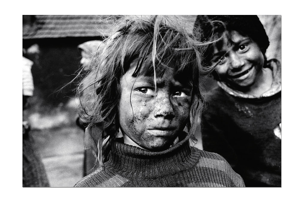 Josef Polleross (*1963), "Paratroopers", "The Wall", "Children covered with dust from industrial pollution"