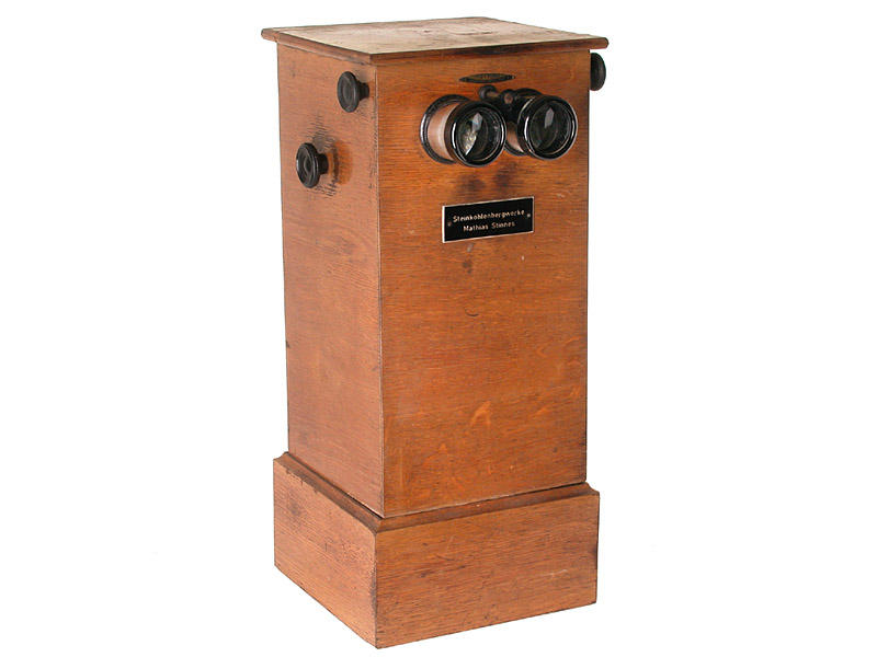 Unis, France  Stereo viewer Unis, France  Stereo viewer