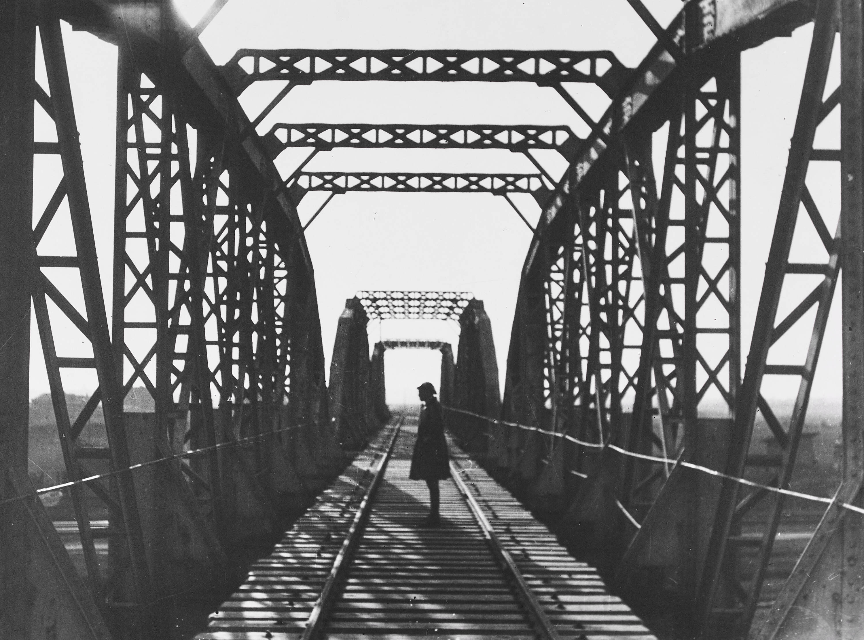 ALEXANDER RODCHENKO (1891–1956) - Railroad Bridge, 1925