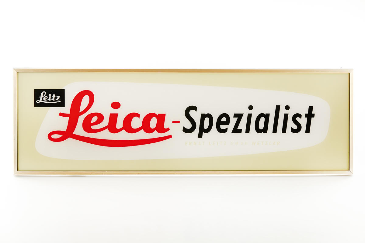 Leica Spezialist Display Sign