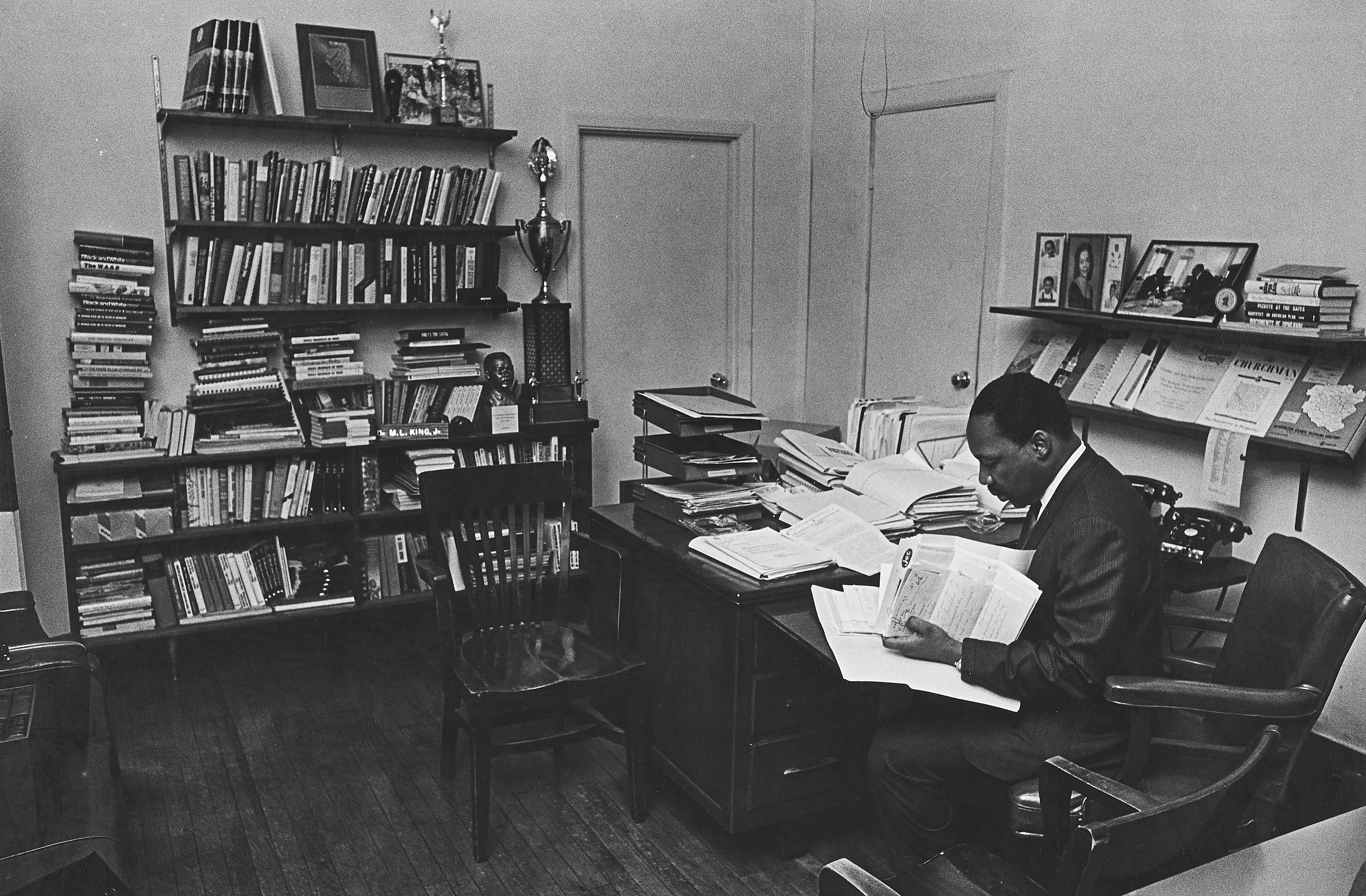 BENEDICT J. FERNANDEZ (1936–2021) - Martin Luther King, A set of 11 photographs
