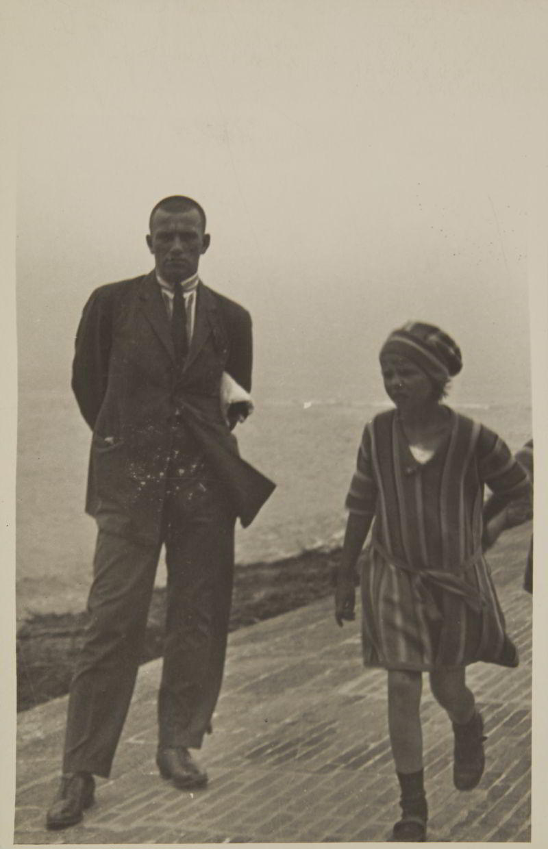 OSIP BRIK (1888–1945) Majakowski auf Urlaub / Mayakovsky on vacation, Norderney Island, Germany 1923 OSIP BRIK (1888–1945) Majakowski auf Urlaub / Mayakovsky on vacation, Norderney Island, Germany 1923