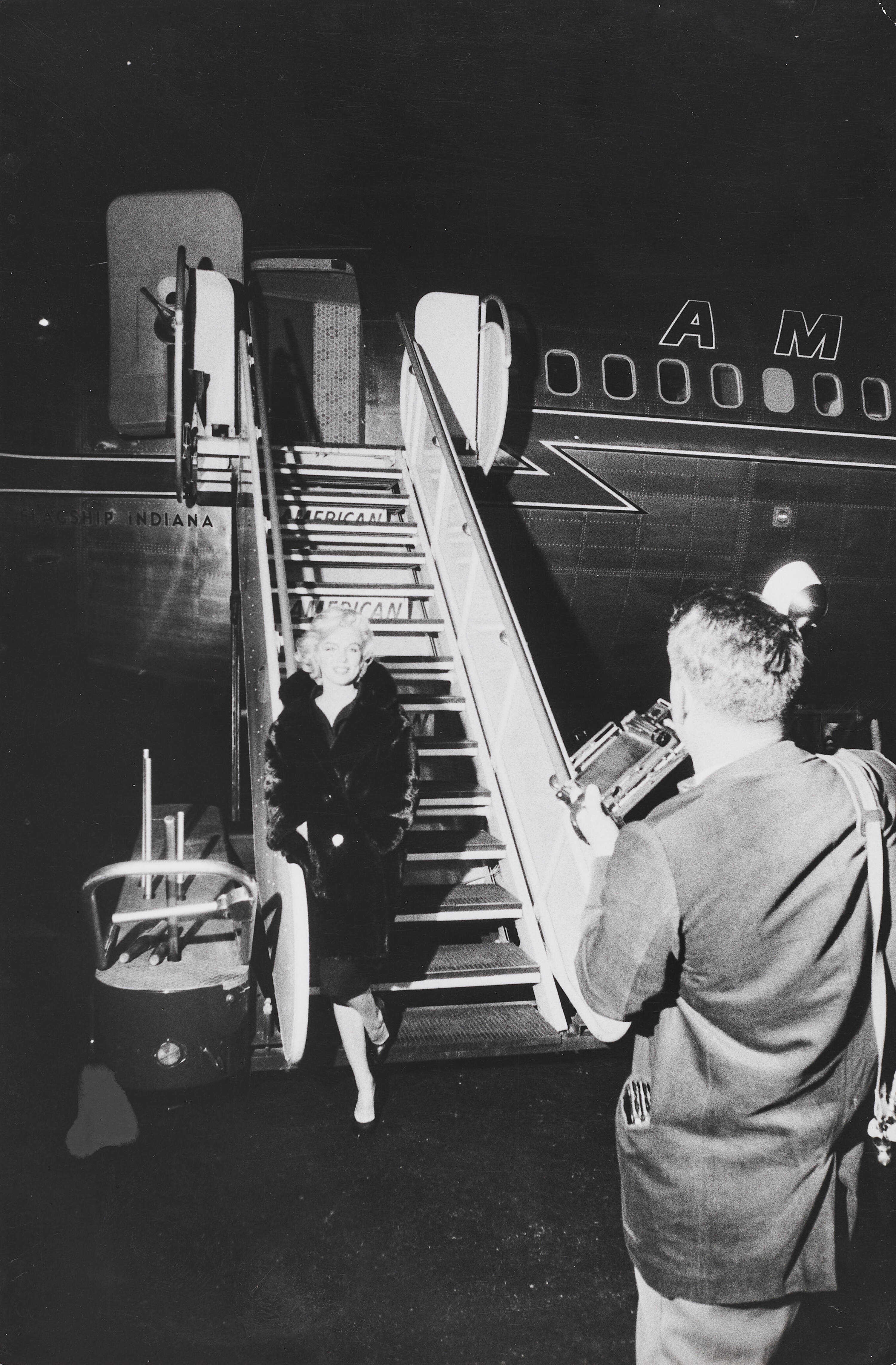 DENNIS STOCK (1928–2010) - Marilyn Monroe at the airport, 1960