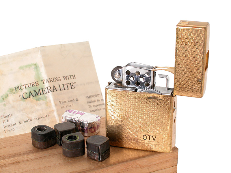 Suzuki Optical Co.  Camera-Lite B (Gold)
