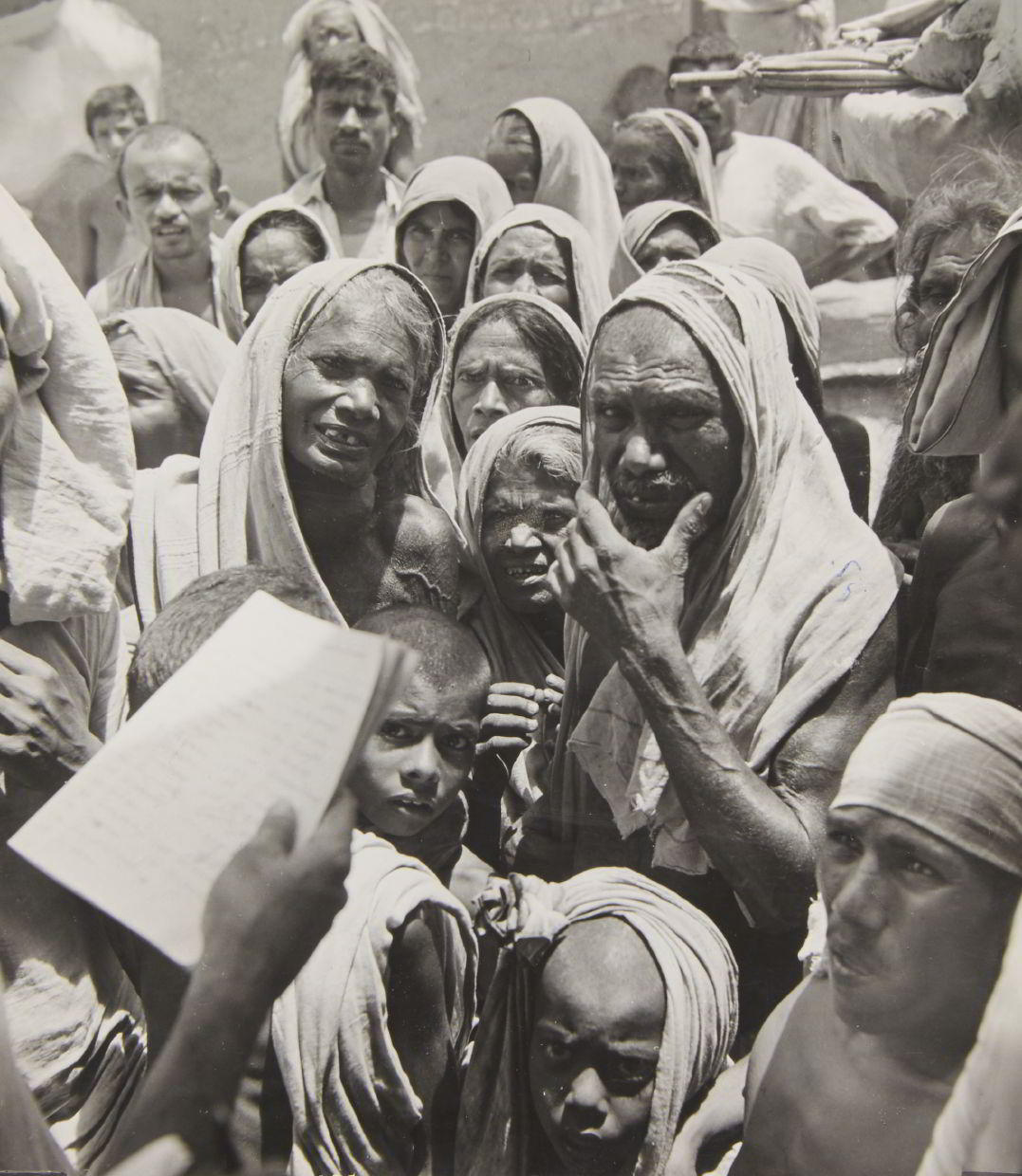 WERNER BISCHOF (1916–1954) Hungersnot in Bihar / Famine in Bihar, India 1951