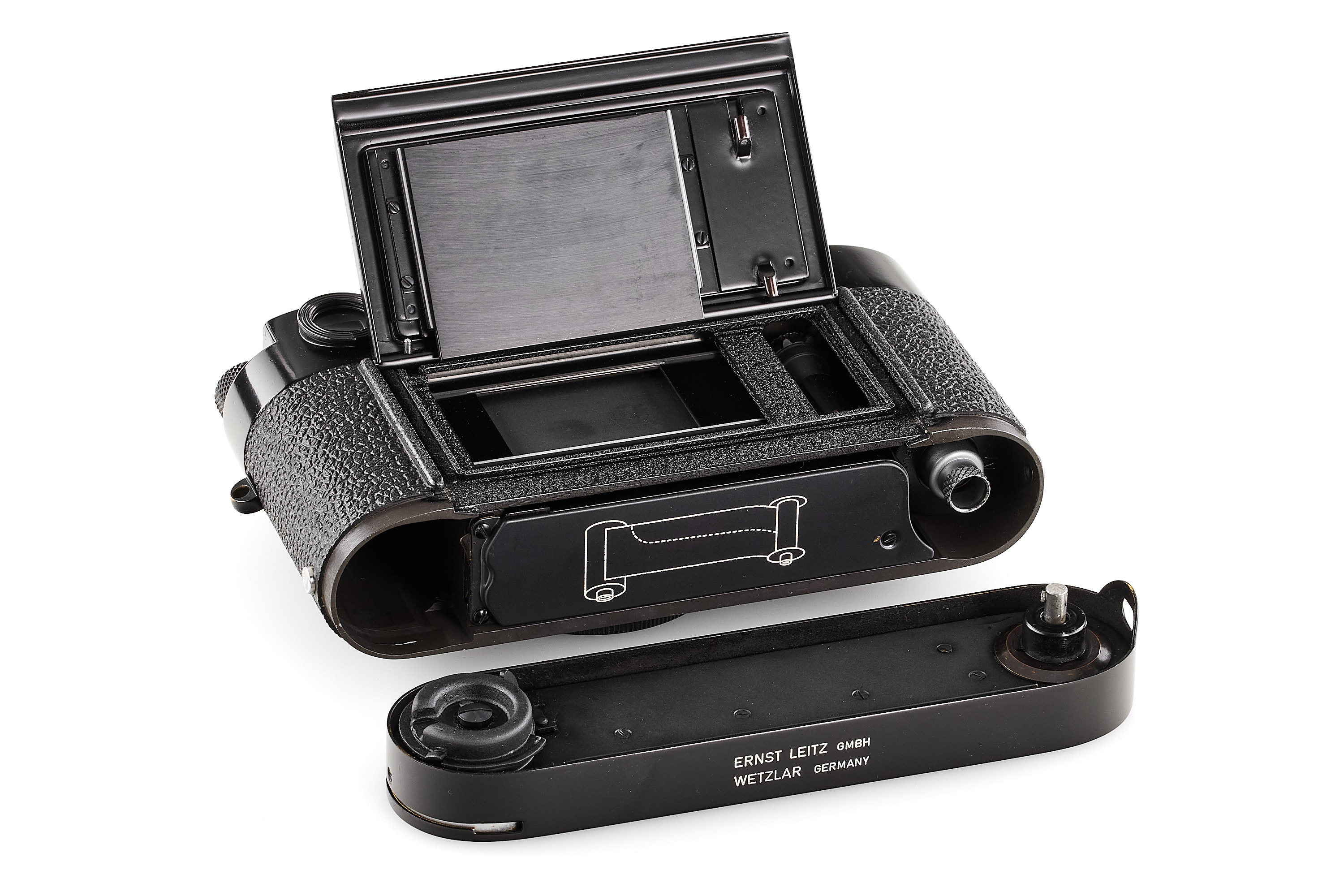 Leica M2 black paint with Leicavit MP
