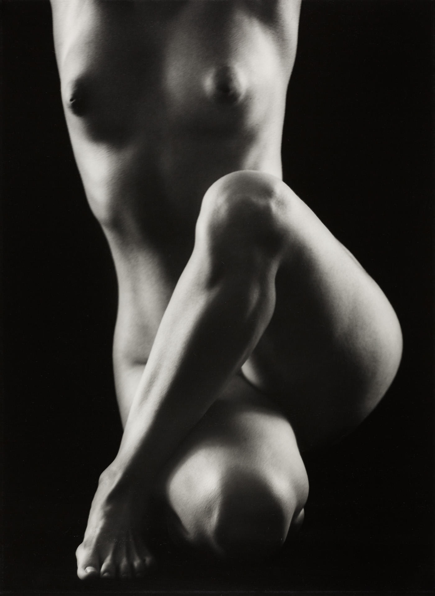 RUTH BERNHARD (1905–2006) Crossover, 1969 *