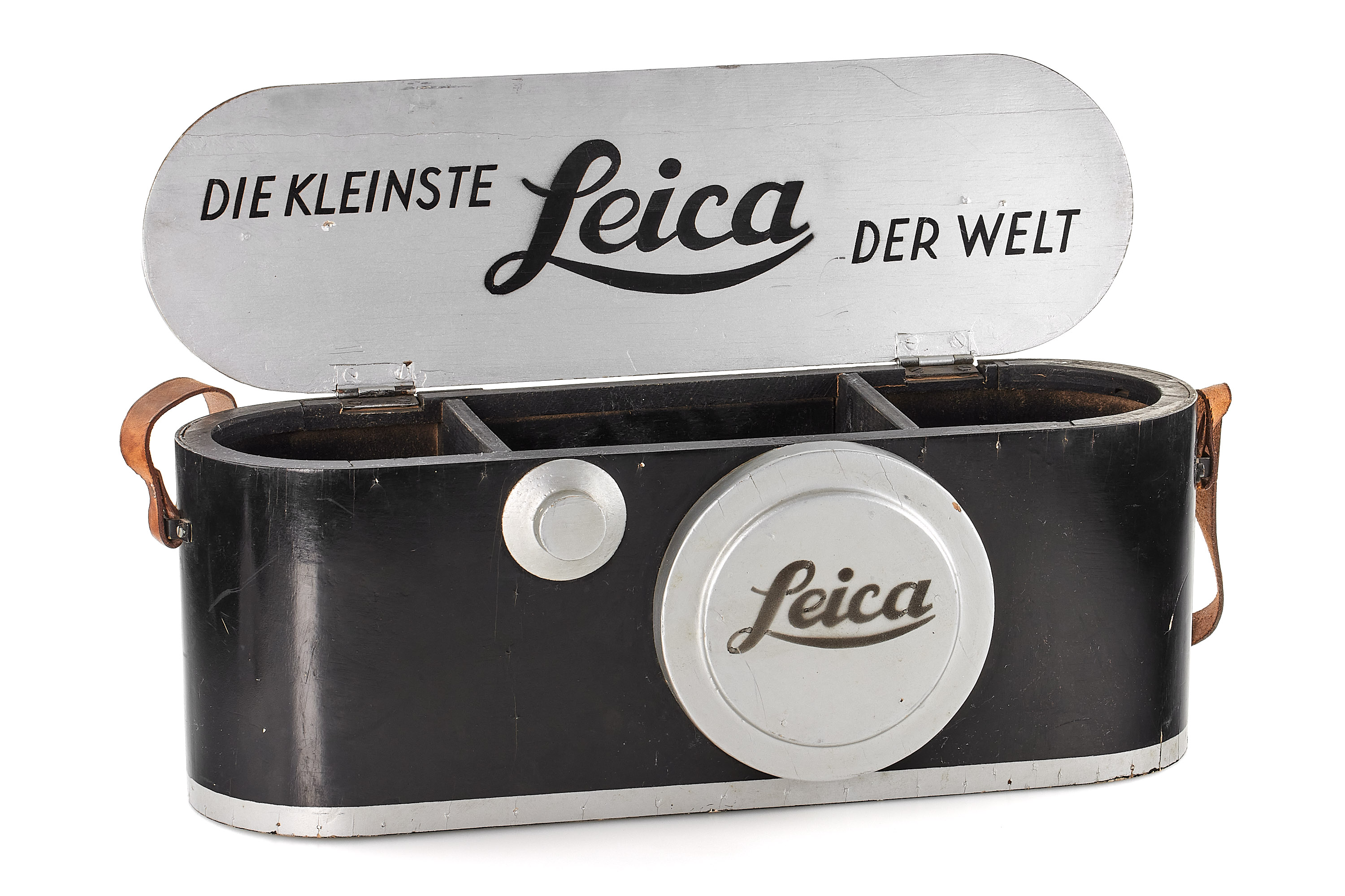 Leica Dealer's Wooden presentation box *