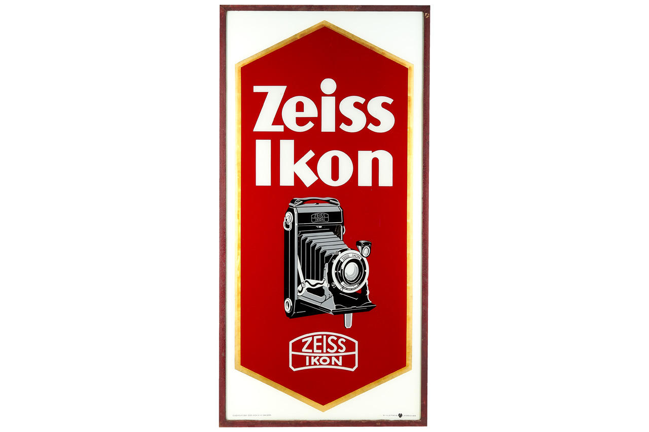 Zeiss Ikon Glass Display