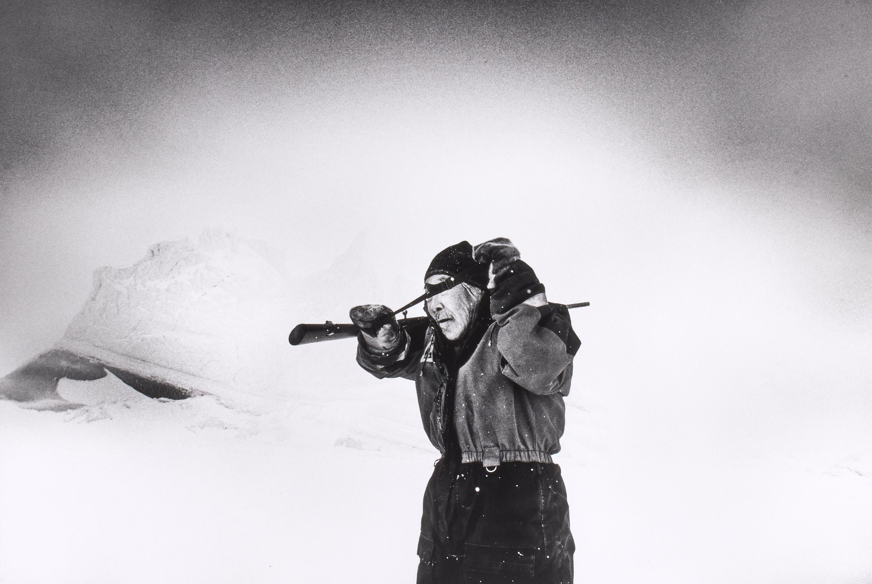 RAGNAR AXELSSON (*1958) - Hunter, Greenland, Cape Hope 2022