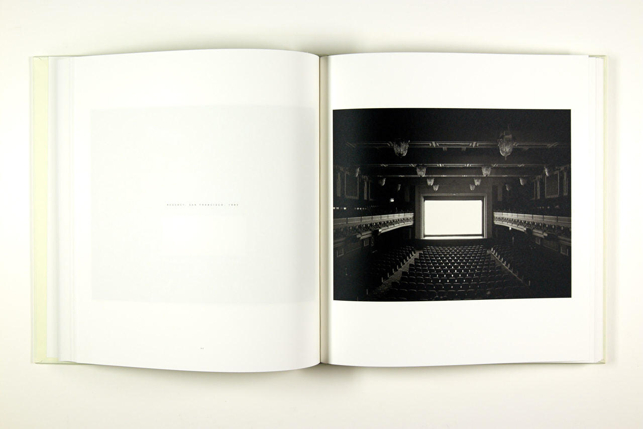 HIROSHI SUGIMOTO (* 1948) ‘Theaters’, Sonnabend Sundell Editions and Eyestorm, New York 2000