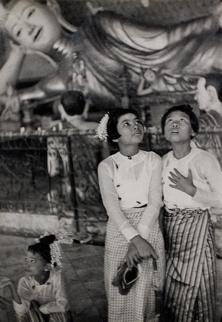 HENRI CARTIER-BRESSON (1908–2004) Rangoon, Burma 1948