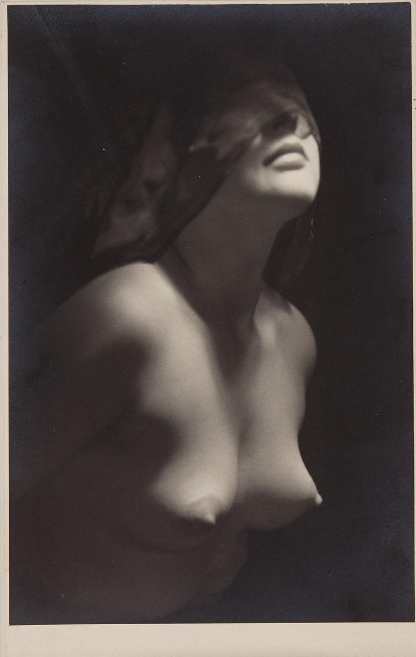 STUDIO MANASSÉ (1922–1938) / OLGA WLASSICS (1896–1969) Nude with veil, 1920s