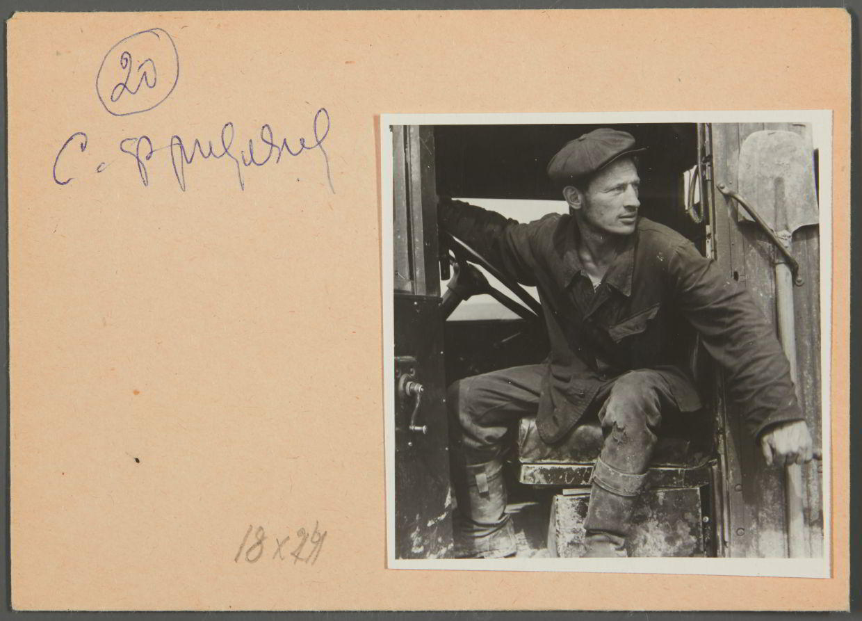 SIMON FRIDLAND (1905–1964) Arbeiter / Worker, USSR c. 1940