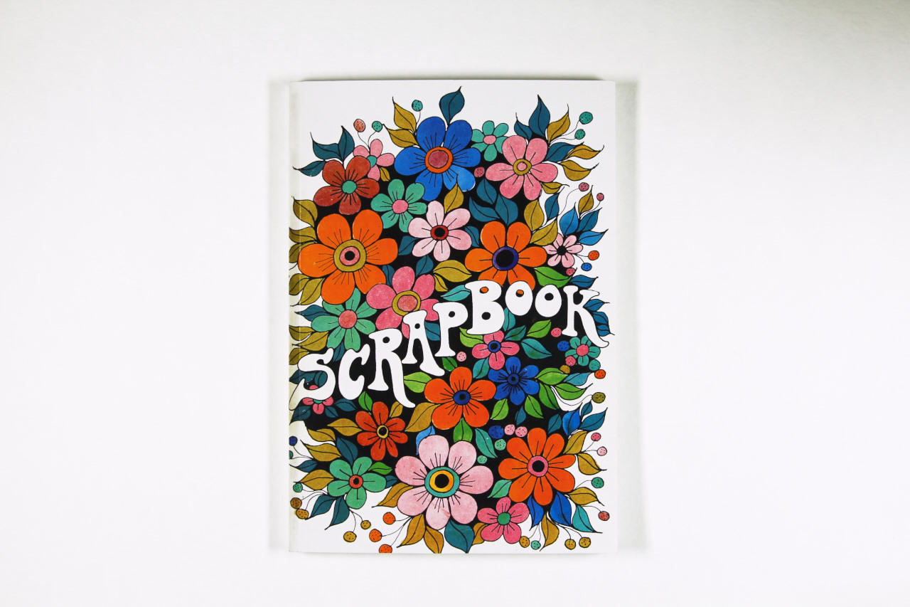 DONOVAN WYLIE  (* 1971) ‘Scrapbook’,Göttingen: Steidl, 2009 *