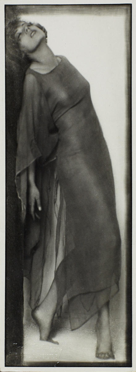 TRUDE FLEISCHMANN (1895–1990) Die Tänzerin / The dancer Katta Sterna, Vienna c. 1925