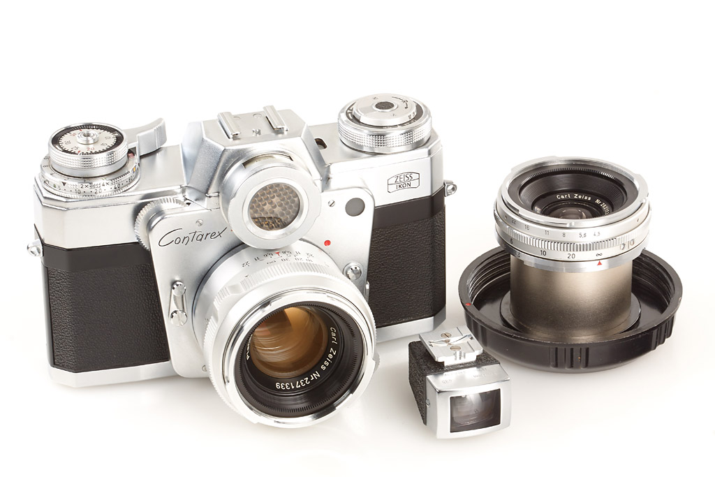 Contarex Bullseye outfit