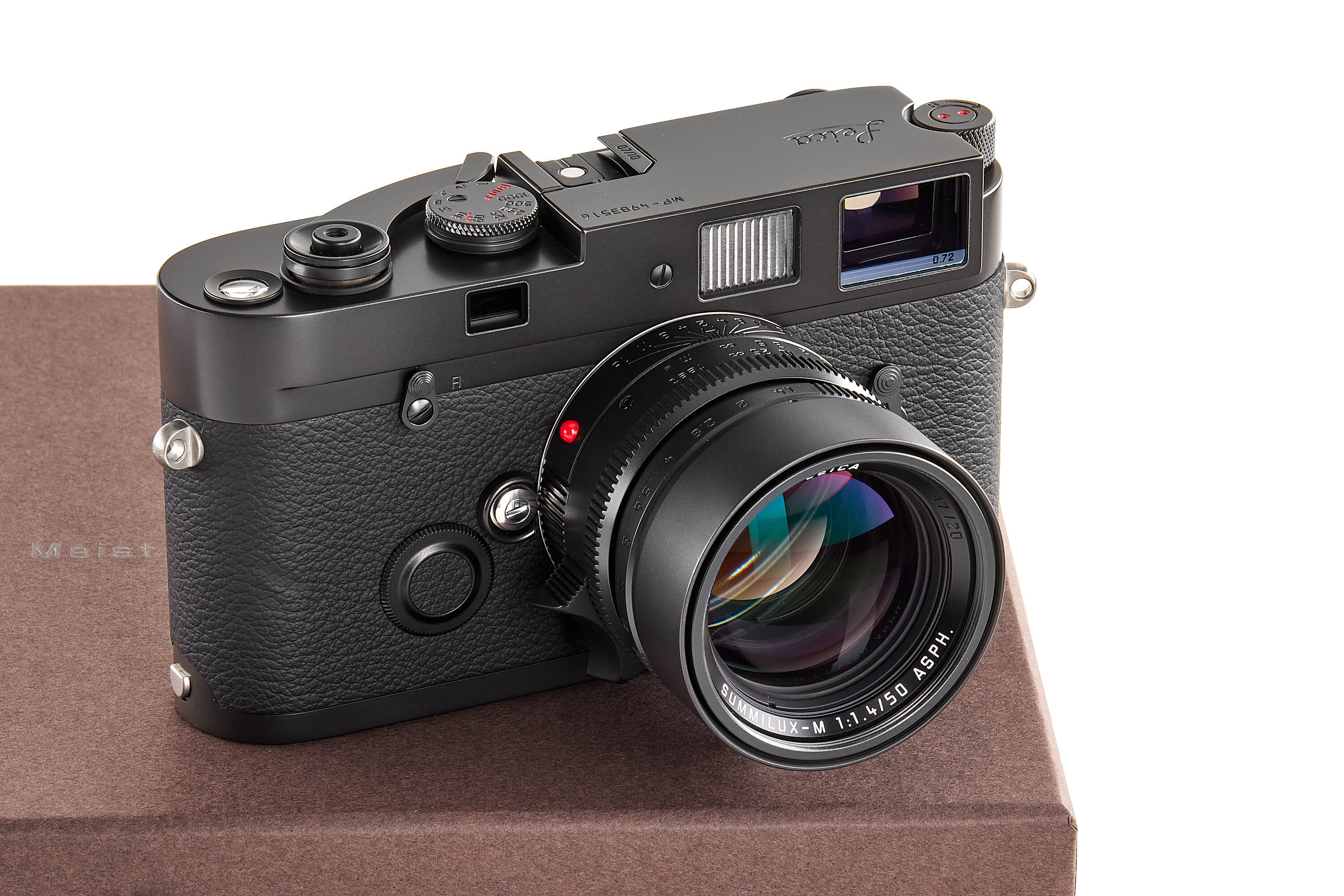 Leica MP 10323 'Meister Edition Berlin' outfit *