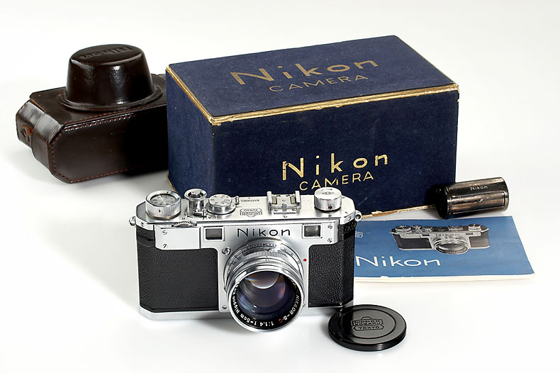 Nikon  S